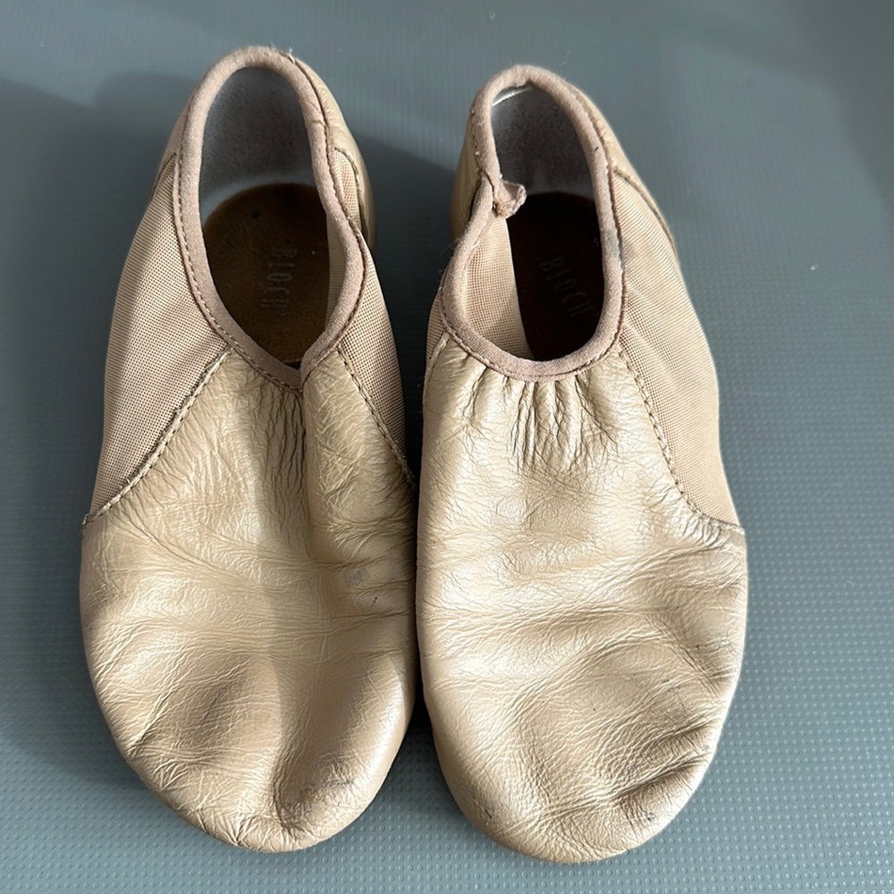 BLOCH jazz shoes color camel